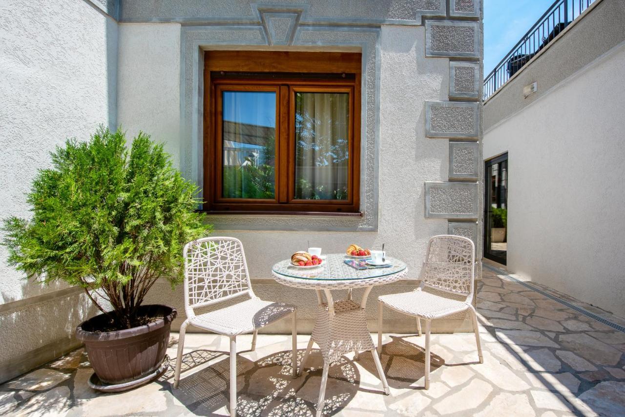 Santorini Apart Крашичі Екстер'єр фото