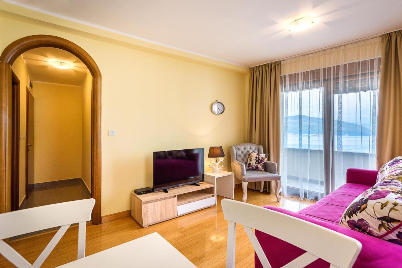 Santorini Apart Крашичі Екстер'єр фото